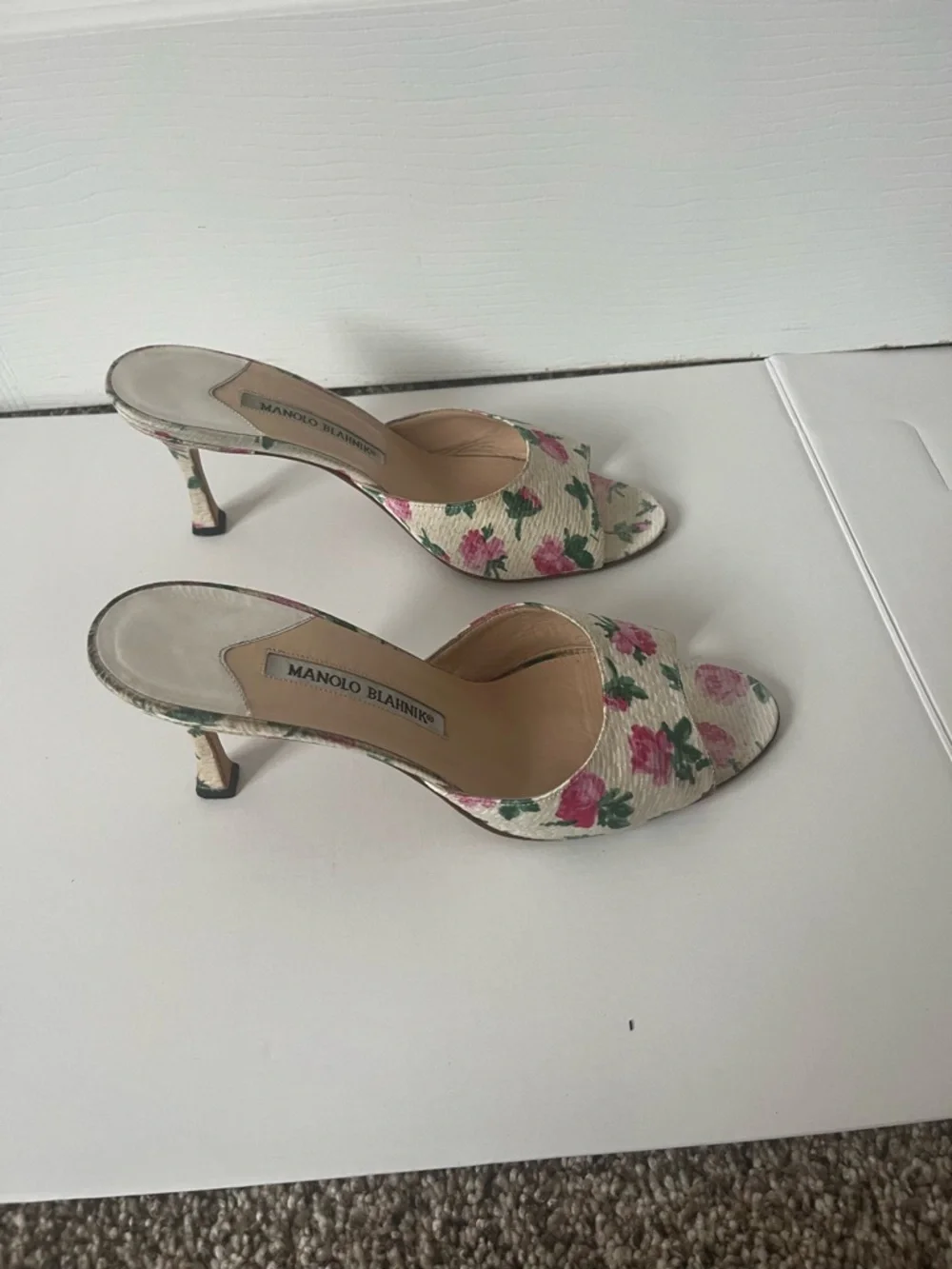 Manolo Blahnik Cream Slip-On Mules with Pink Floral Print - Picture 2 of 4